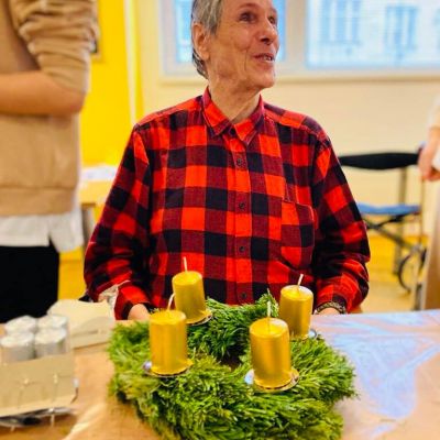 Adventní dílny se žákyněmi ZŠ Vela