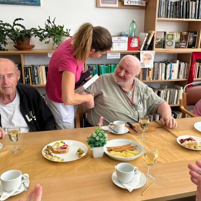 Květnová oslava narozenin