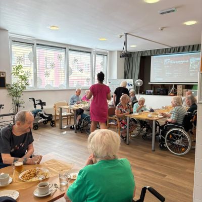 Narozeninový klub a oslava 102 let naší klientky