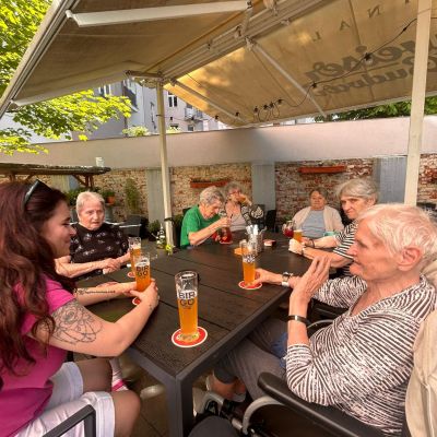 Procházka a posezení