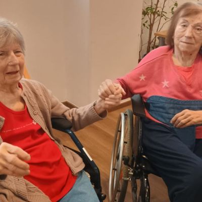 Rozcvička a hodina tance 