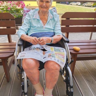 Vaření na ohni a trampské posezení s kytarou 