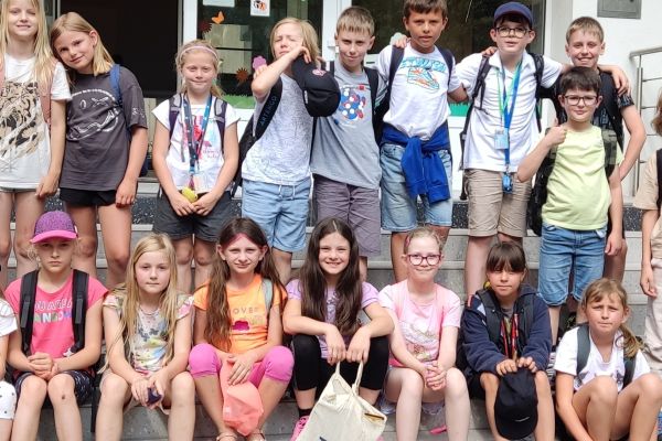 Poslední Obejmi hrou v tomto školním roce